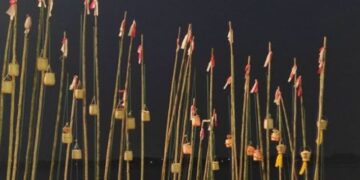 कार्तिक मास आरंभ, आकाशदीपों से जगमगा उठा आसमा