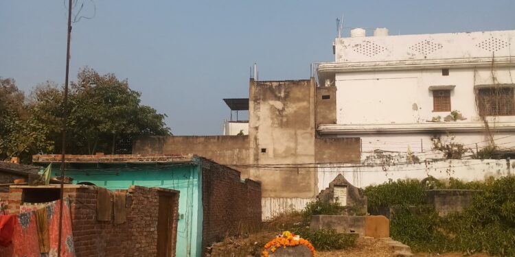 graveyard in jaunpur