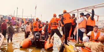 boat accident in varanasi