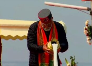 Narendra Modis Ganga worship