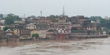   flood in varanasi