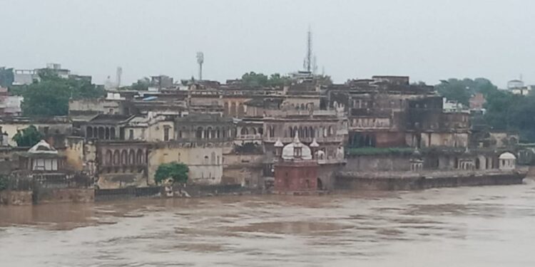   flood in varanasi
