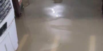 आनंदनगर कॉलोनी में लोगों के घरों में घुसा पानी