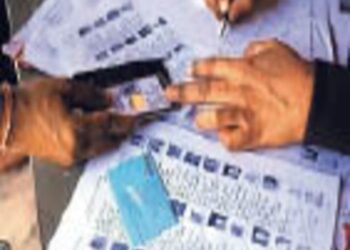 Voter registration in Varanasi